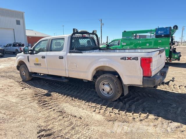 Ford F-250 Utilitaire benne