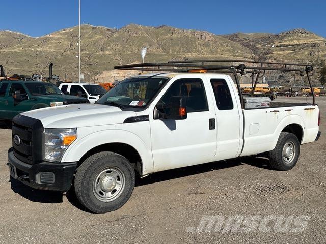 Ford F-250 Utilitaire benne