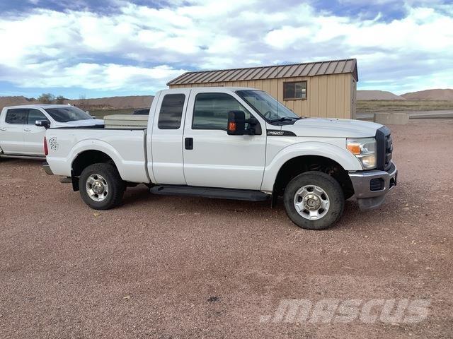 Ford F-250 Utilitaire benne