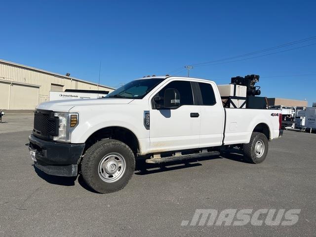 Ford F-250 Utilitaire benne