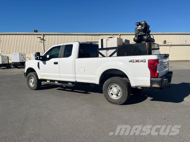 Ford F-250 Utilitaire benne