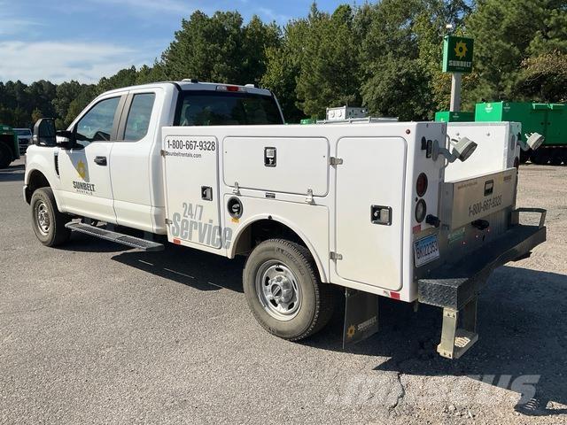 Ford F-250 Utilitaire benne