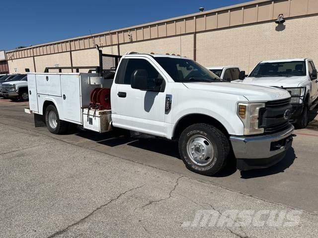 Ford F-350 Utilitaire benne