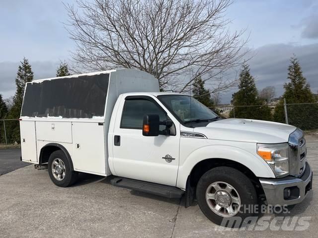 Ford F-350 Utilitaire benne