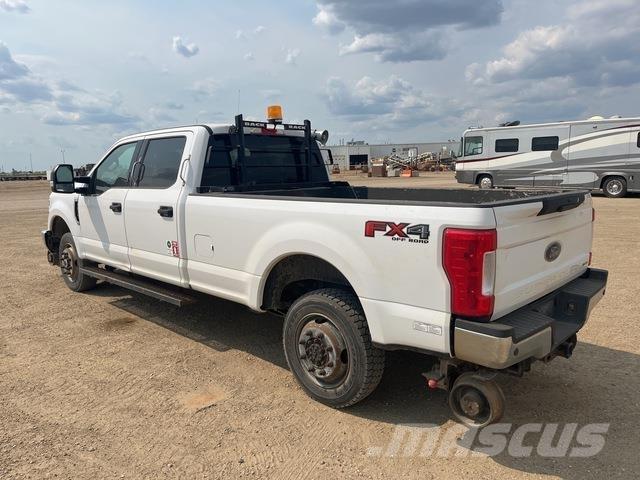 Ford F-350 Utilitaire benne