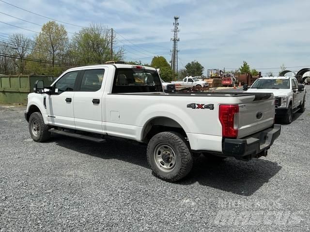 Ford F-350 Autre fourgon / utilitaire