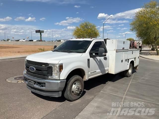 Ford F-350 Utilitaire benne