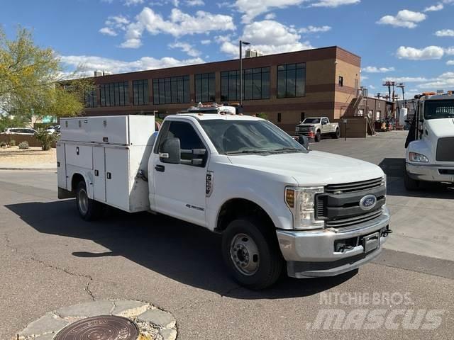 Ford F-350 Utilitaire benne