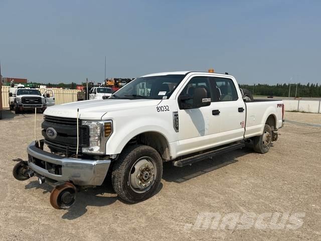 Ford F-350 Autre fourgon / utilitaire