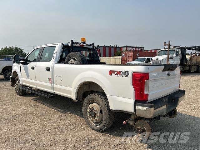 Ford F-350 Utilitaire benne
