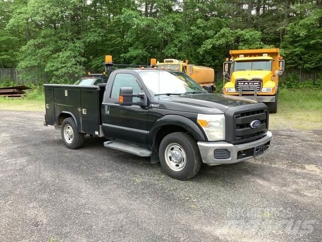 Ford F-350 Utilitaire benne