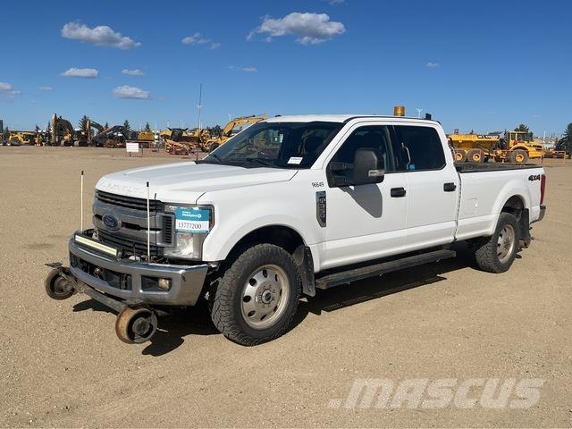 Ford F-350 Utilitaire benne