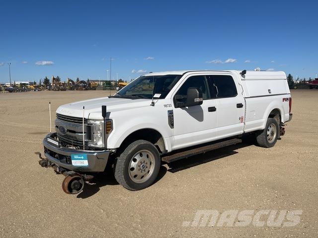 Ford F-350 Utilitaire benne