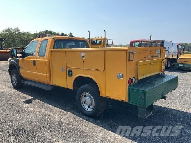 Ford F-350 Utilitaire benne
