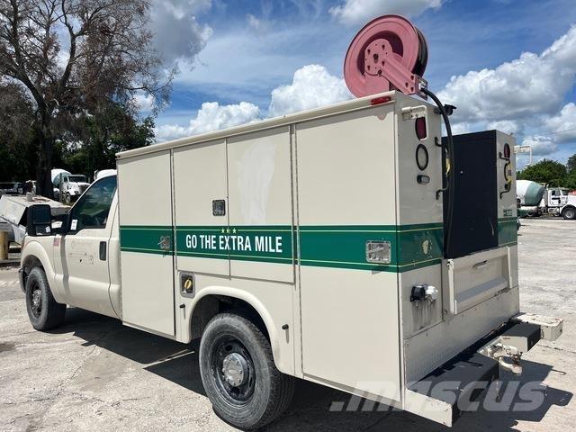 Ford F-350 Utilitaire benne