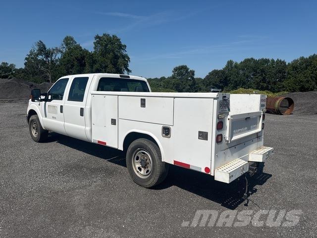 Ford F-350 Utilitaire benne
