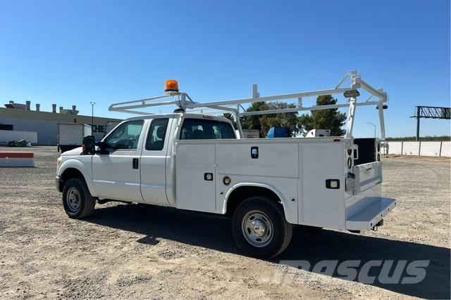 Ford F-350 Utilitaire benne