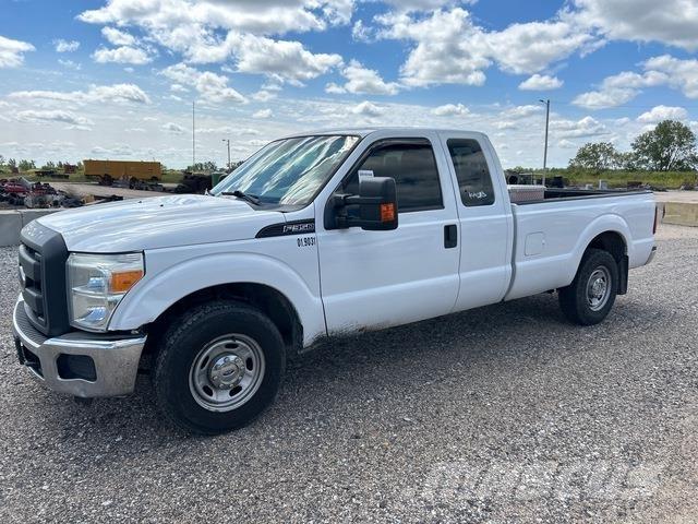 Ford F-350 Utilitaire benne