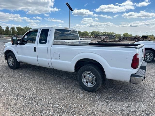Ford F-350 Utilitaire benne