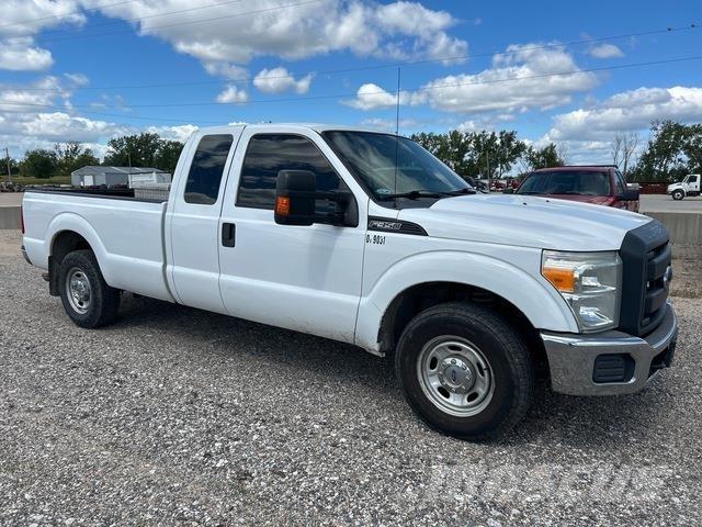 Ford F-350 Utilitaire benne