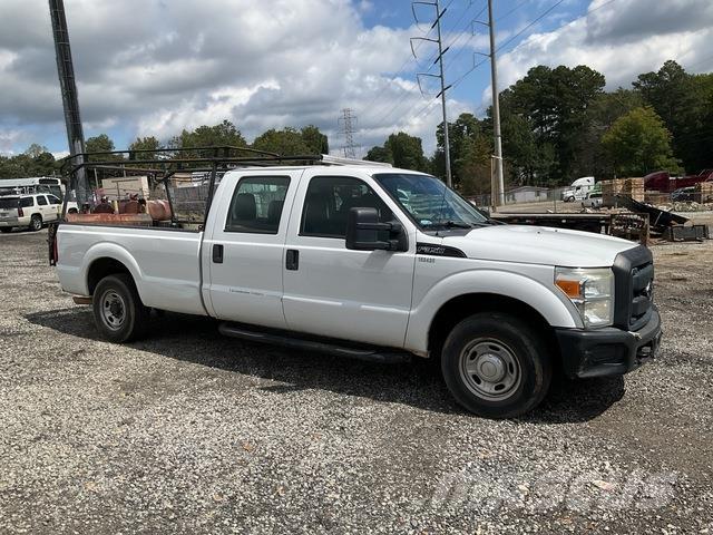 Ford F-350 Utilitaire benne