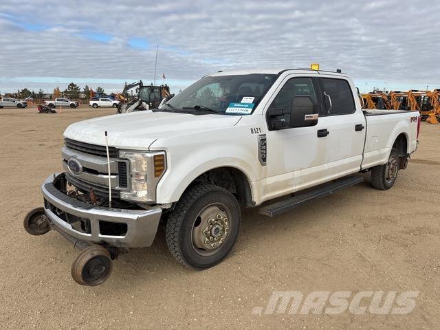 Ford F-350 Utilitaire benne