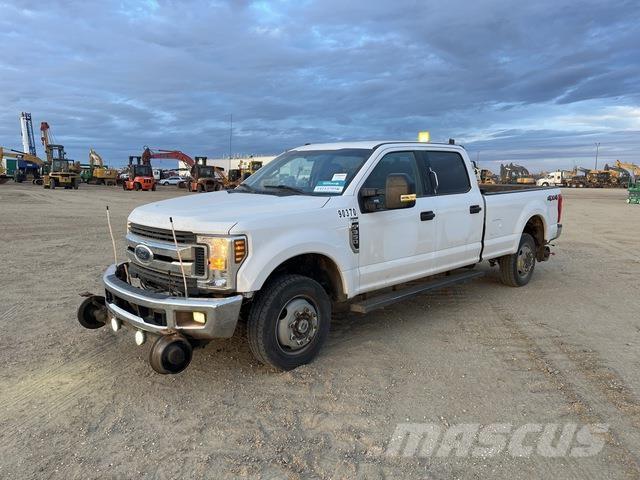Ford F-350 Utilitaire benne