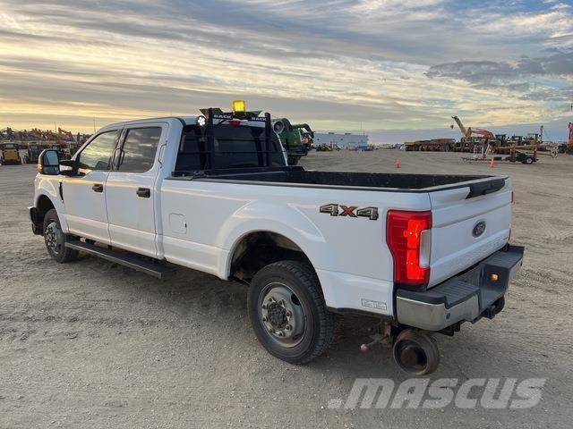 Ford F-350 Utilitaire benne