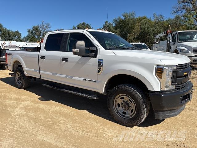 Ford F-350 Utilitaire benne