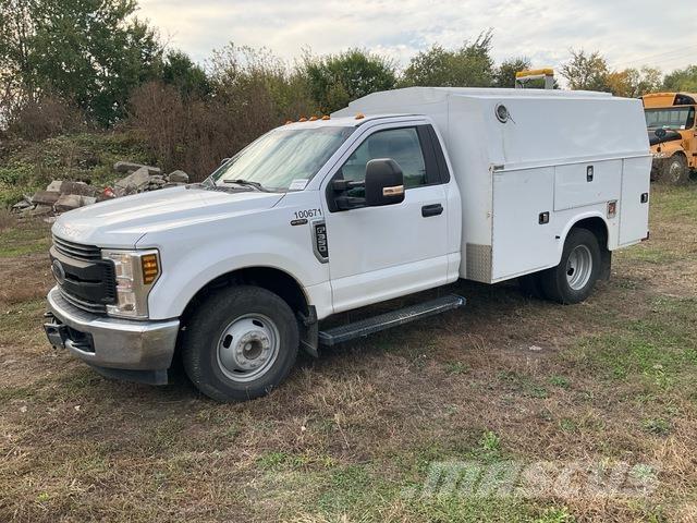 Ford F-350 Utilitaire benne