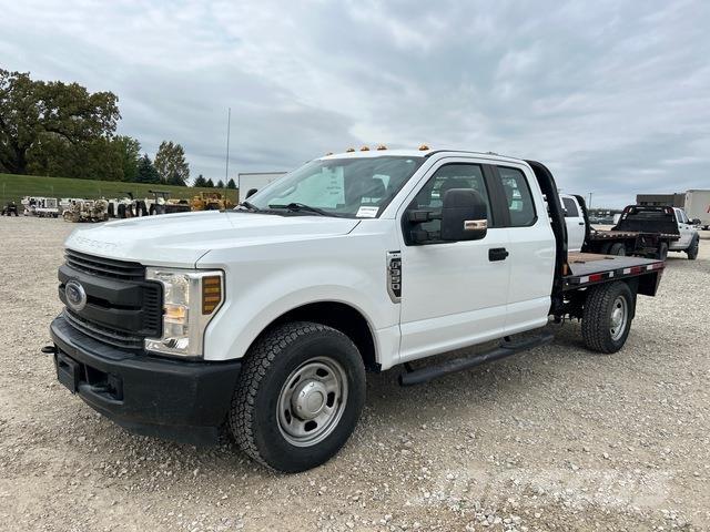 Ford F-350 Camion plateau