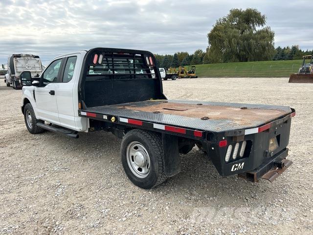 Ford F-350 Camion plateau