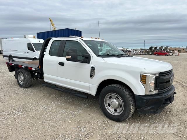 Ford F-350 Camion plateau