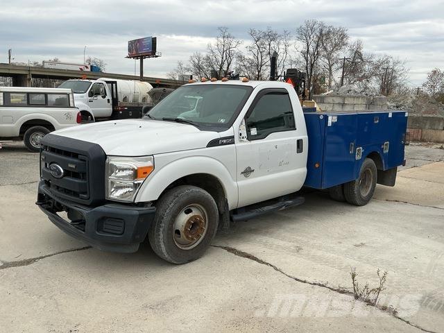 Ford F-350 Utilitaire benne