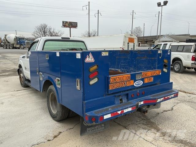 Ford F-350 Utilitaire benne