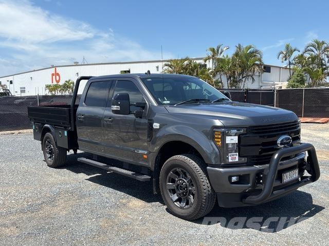 Ford F-350 Utilitaire benne