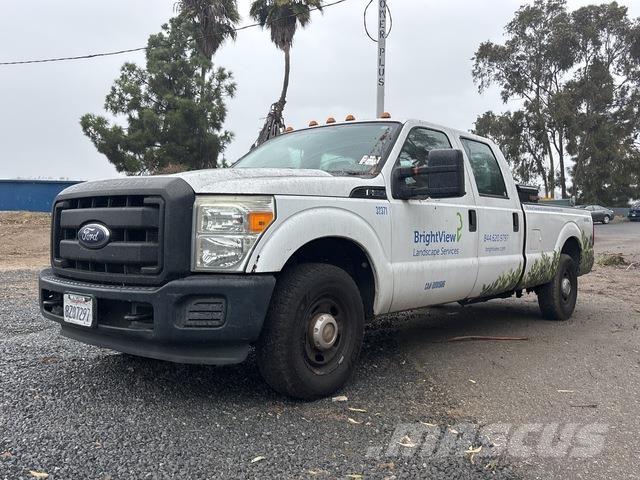 Ford F-350 Utilitaire benne