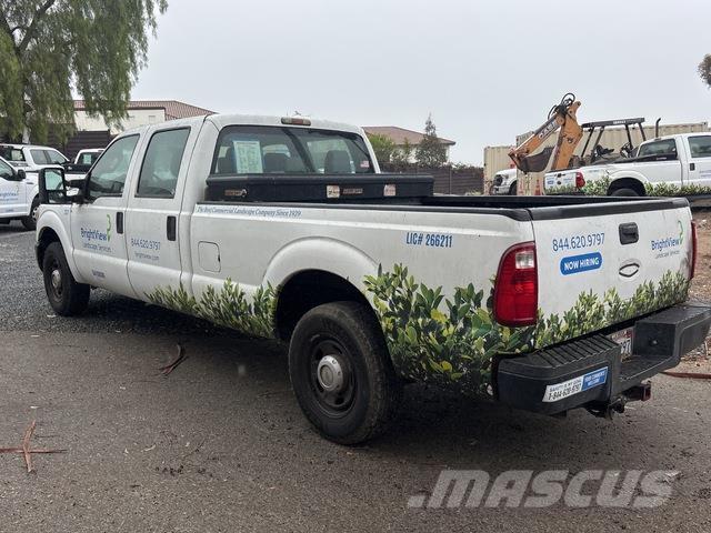 Ford F-350 Utilitaire benne