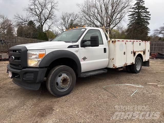 Ford F-450 Utilitaire benne