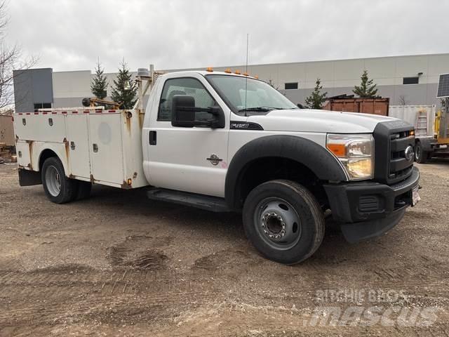Ford F-450 Utilitaire benne