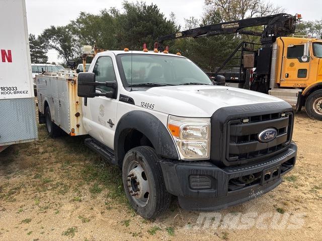 Ford F-450 Utilitaire benne