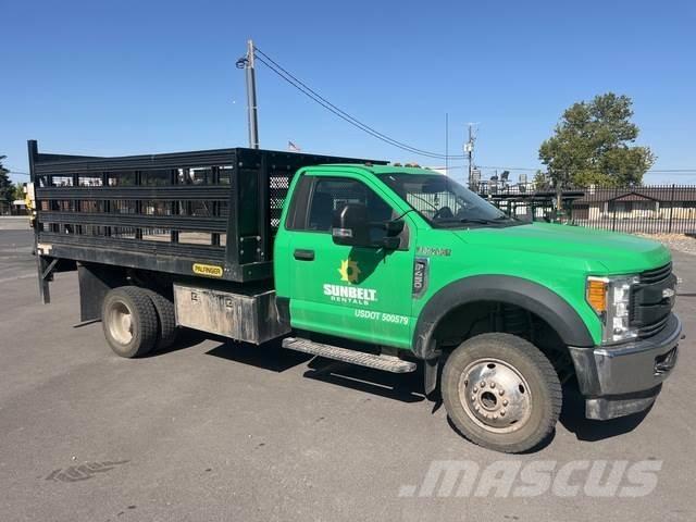 Ford F-450 Camion plateau