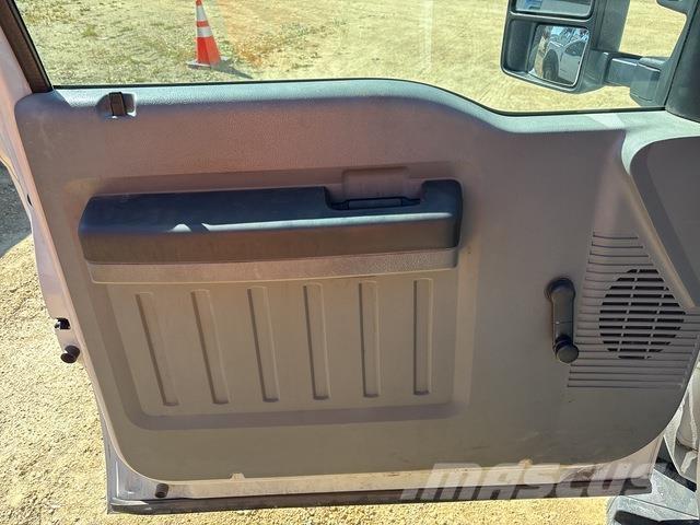 Ford F-450 Utilitaire benne