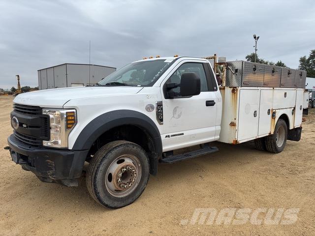 Ford F-450 Utilitaire benne