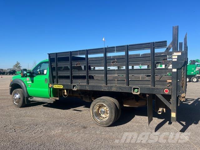 Ford F-450 Camion plateau