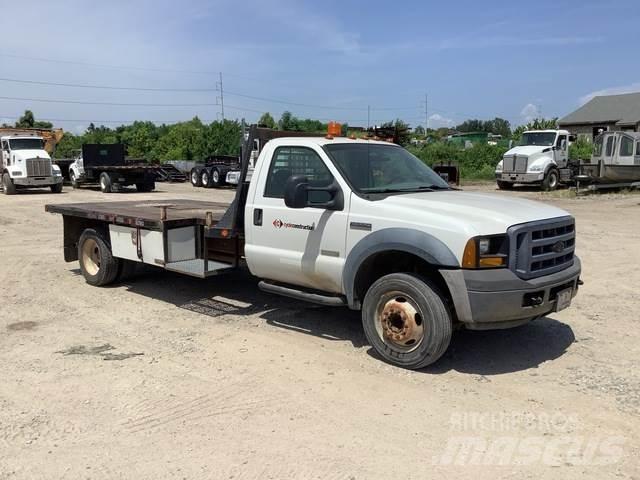 Ford F-550 Camion plateau