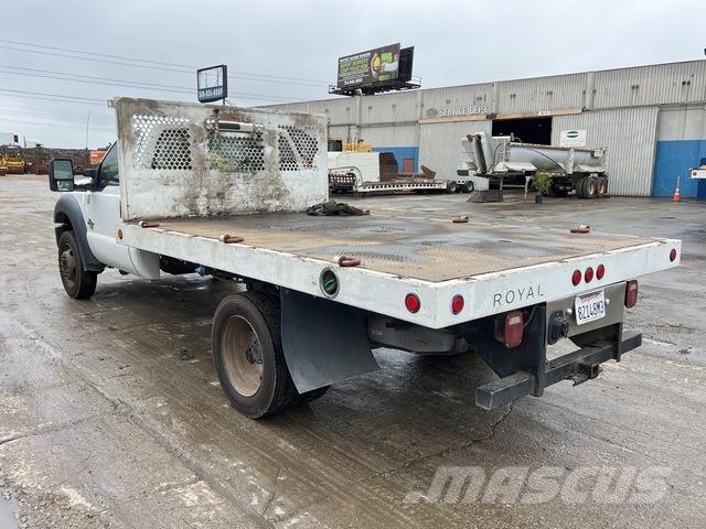 Ford F-550 Camion plateau