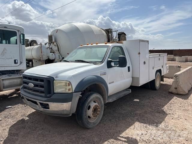 Ford F-550 Utilitaire benne