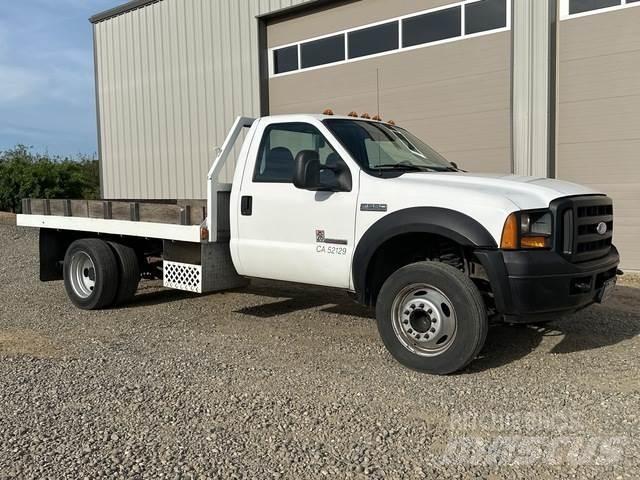 Ford F-550 Camion plateau
