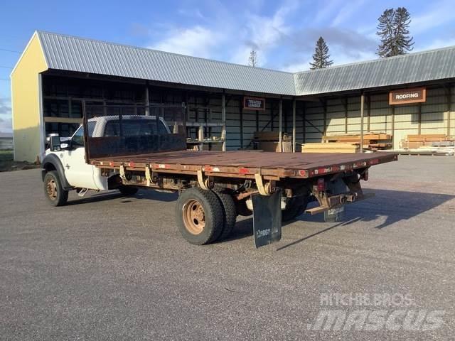 Ford F-550 Camion plateau